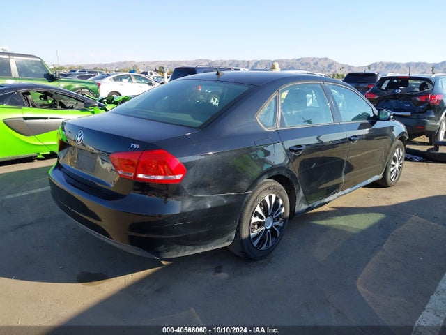 1VWAT7A39FC040966 Volkswagen Passat 1.8t S