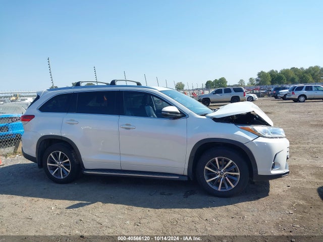 Toyota Highlander Xle 2017 5TDKZRFH4HS524972 Image 13