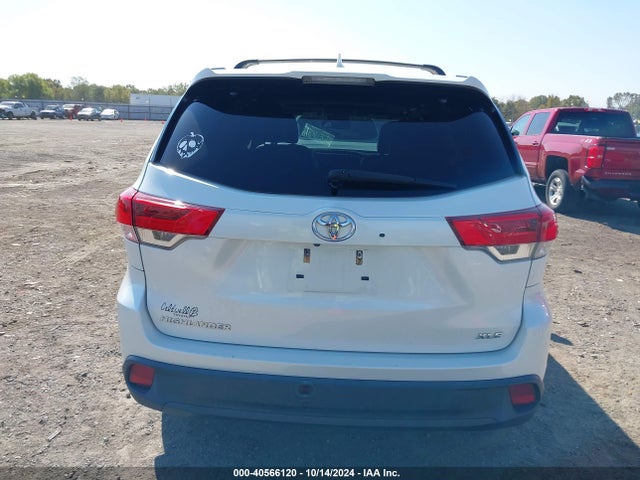 Toyota Highlander Xle 2017 5TDKZRFH4HS524972 Image 16