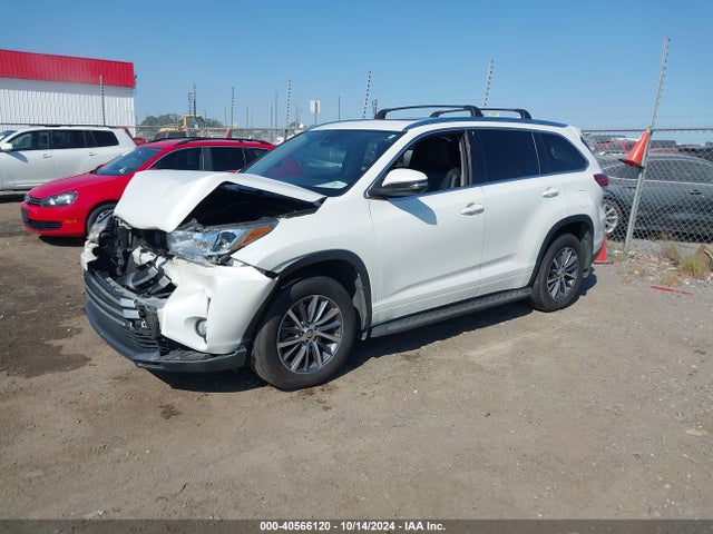 Toyota Highlander Xle 2017 5TDKZRFH4HS524972 Image 2