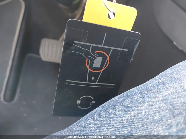 2021 TESLA MODEL Y 5YJYGDEE9MF279045 Photo 10