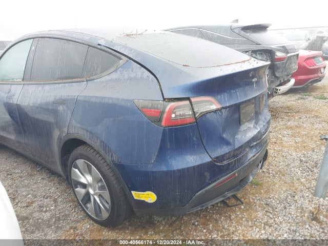2021 TESLA MODEL Y 5YJYGDEE9MF279045 Photo 2