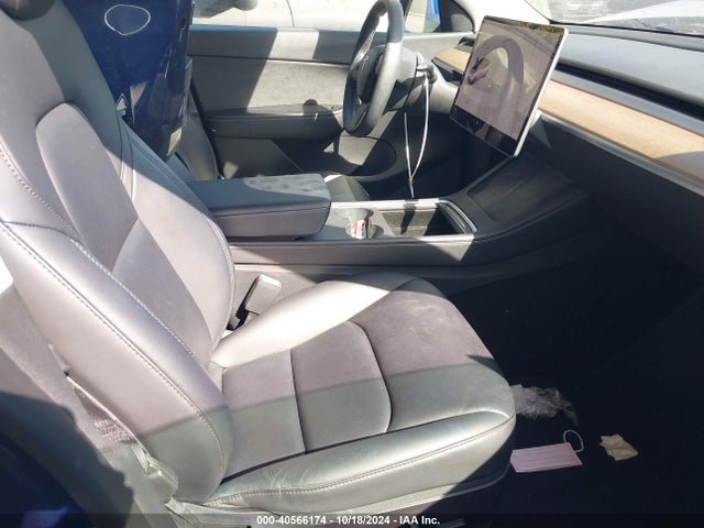2021 TESLA MODEL Y 5YJYGDEE9MF279045 Photo 4