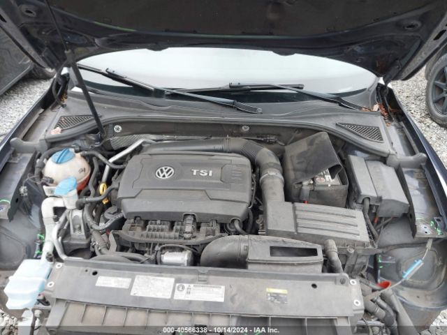 1VWBT7A31FC067843 Volkswagen Passat 1.8t Se