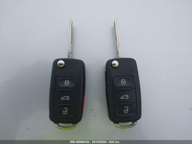 1VWBT7A31FC067843 Volkswagen Passat 1.8t Se