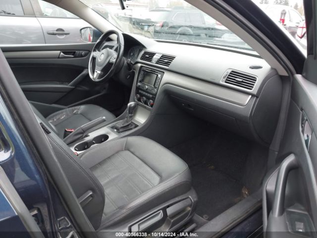 1VWBT7A31FC067843 Volkswagen Passat 1.8t Se