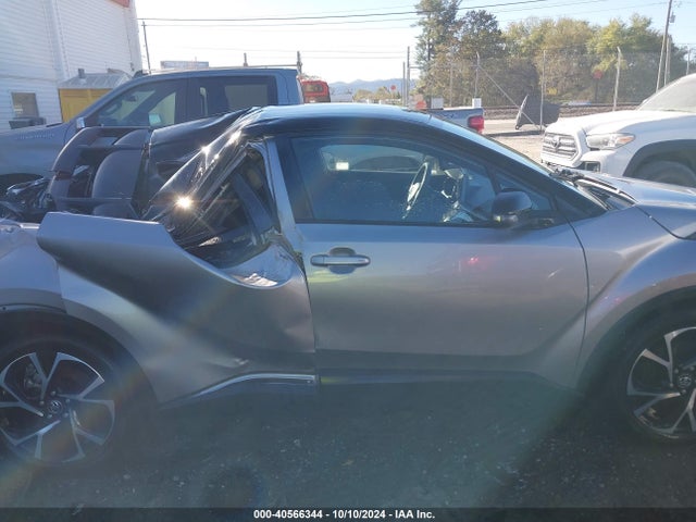 NMTKHMBX0KR093085 Toyota C-HR XLE