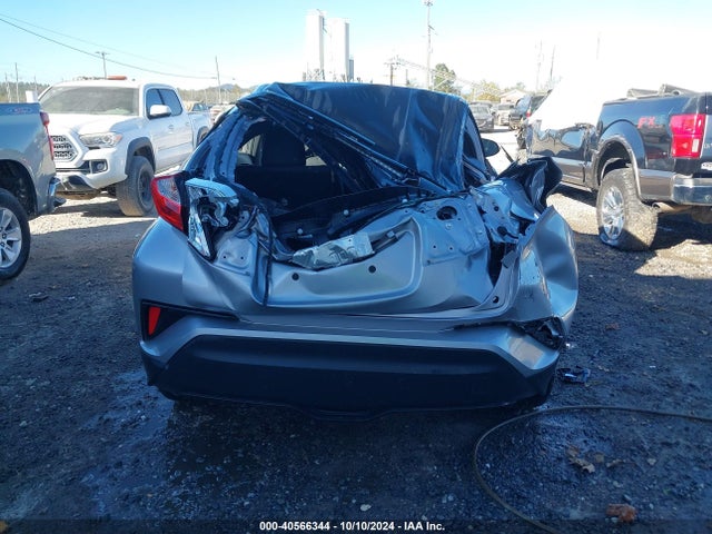 NMTKHMBX0KR093085 Toyota C-HR XLE
