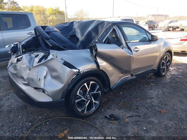 NMTKHMBX0KR093085 Toyota C-HR XLE