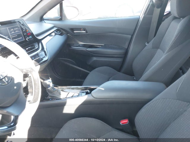NMTKHMBX0KR093085 Toyota C-HR XLE