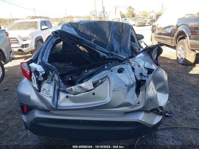 NMTKHMBX0KR093085 Toyota C-HR XLE