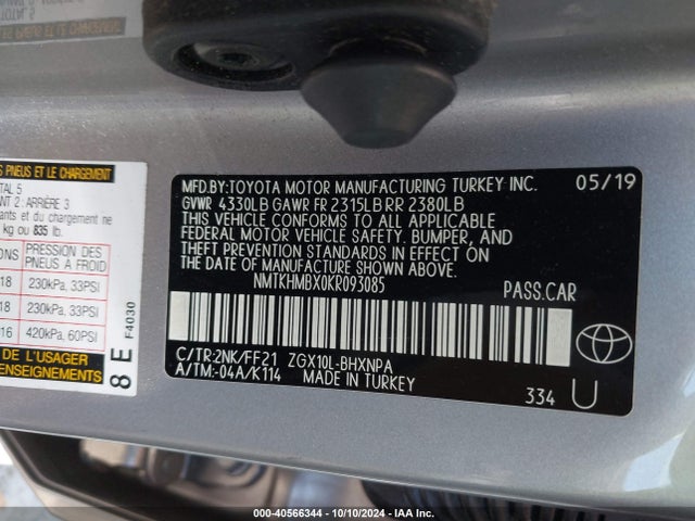NMTKHMBX0KR093085 Toyota C-HR XLE
