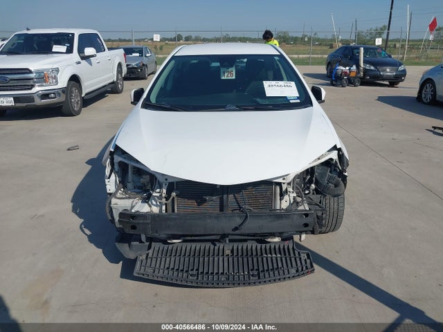 Toyota COROLLA LE 2018 2T1BURHE5JC070778 Image 11