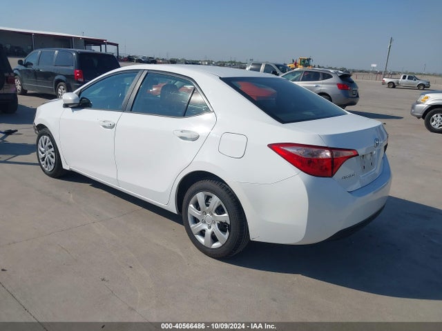 Toyota COROLLA LE 2018 2T1BURHE5JC070778 Image 3