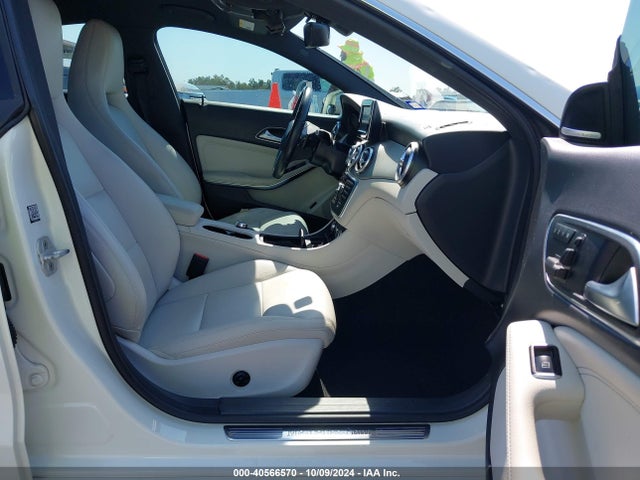 WDDSJ4GB4EN097885 Mercedes-Benz CLA 250 4MATIC