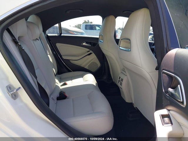 WDDSJ4GB4EN097885 Mercedes-Benz CLA 250 4MATIC