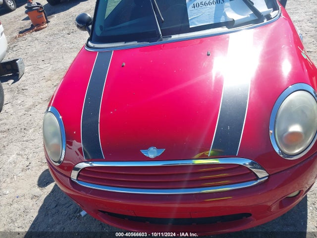 2011 MINI COOPER WMWSU3C55BT099032 Photo 9