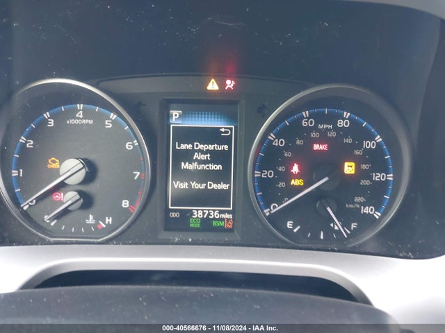 JTMRFREV6JJ727850 Toyota Rav4 Adventure/xle