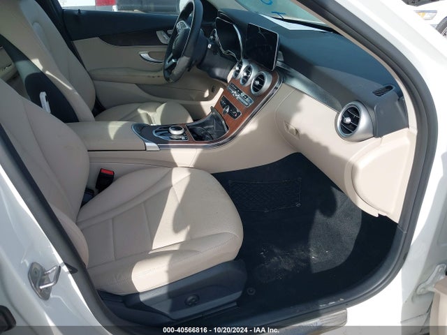 W1KWF8EB1MR621224 Mercedes-Benz C 300 4matic