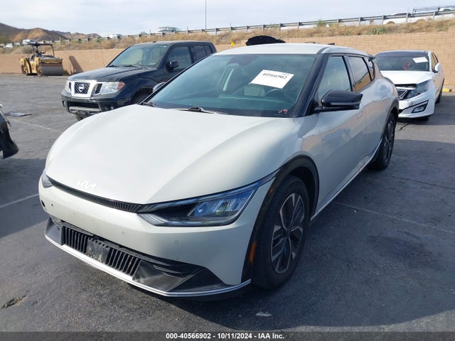 KIA Ev6 Wind 2022 KNDC34LA9N5028891 Image 2
