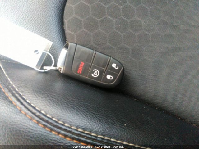 3C4NJDBB1KT678464 Jeep Compass Latitude 4x4