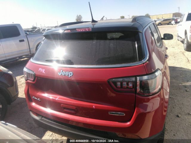 3C4NJDBB1KT678464 Jeep Compass Latitude 4x4