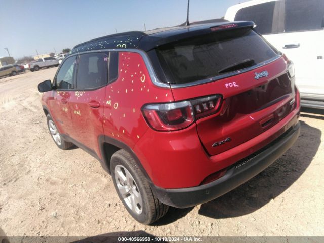 3C4NJDBB1KT678464 Jeep Compass Latitude 4x4