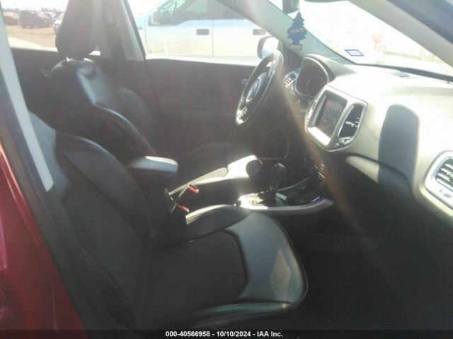 3C4NJDBB1KT678464 Jeep Compass Latitude 4x4