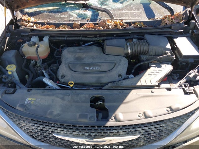 Chrysler Pacifica Touring-l Plus 2017 2C4RC1EG3HR577133 Image 10