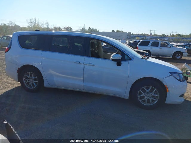 Chrysler Voyager Lx 2022 2C4RC1CG2NR109571 Image 13