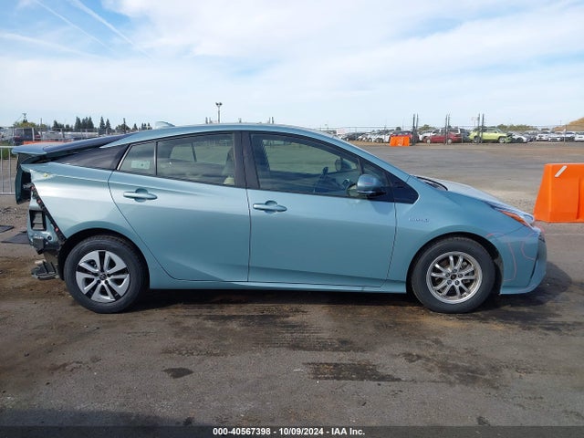 Toyota Prius Three 2018 JTDKARFU7J3067733 Image 14