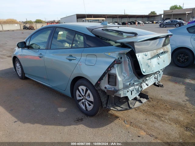 Toyota Prius Three 2018 JTDKARFU7J3067733 Image 3
