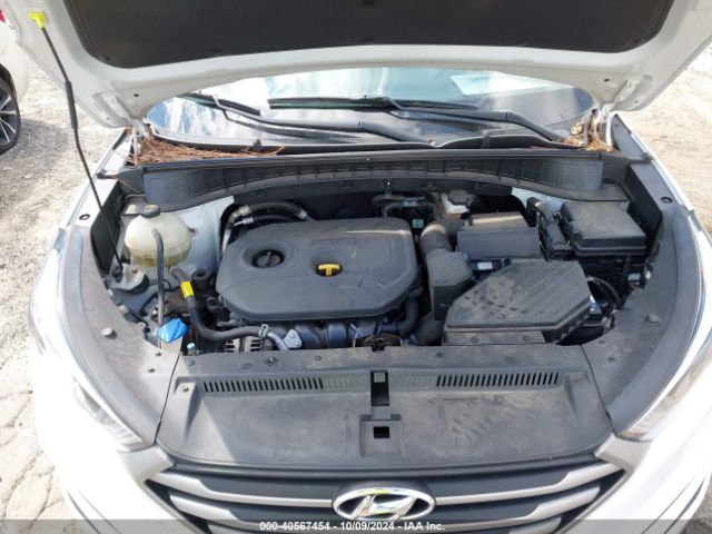 KM8J23A48JU669558 Hyundai TUCSON SE