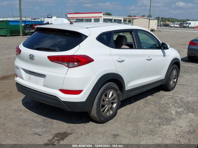 KM8J23A48JU669558 Hyundai TUCSON SE