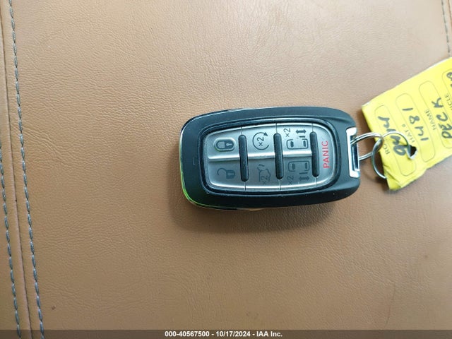 Chrysler Pacifica Hybrid Pinnacle 2022 2C4RC1N70NR222951 Image 11