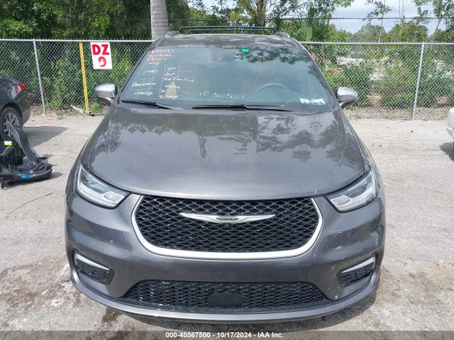 Chrysler Pacifica Hybrid Pinnacle 2022 2C4RC1N70NR222951 Image 12