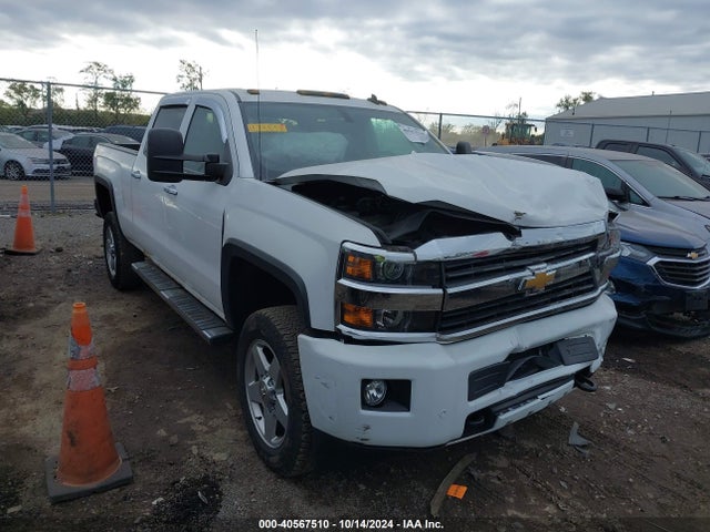 2015 1GC1KWE89FF126508 main image