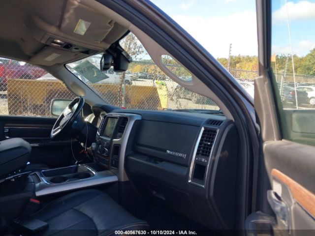 1C6RR7NM1JS315274 RAM 1500 Laramie  4x4 5'7 Box