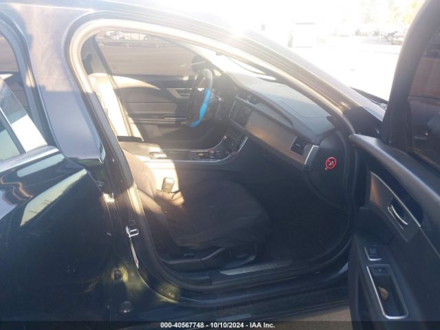 2018 JAGUAR XF SAJBR4FX7JCY69836 Photo 4