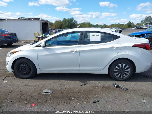 Hyundai ELANTRA SE 2016 5NPDH4AEXGH756458 Image 14