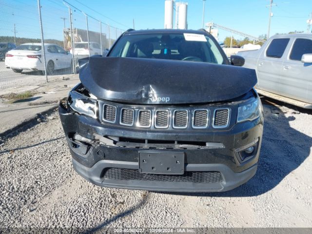 3C4NJDBB5JT360748 Jeep Compass Latitude 4x4
