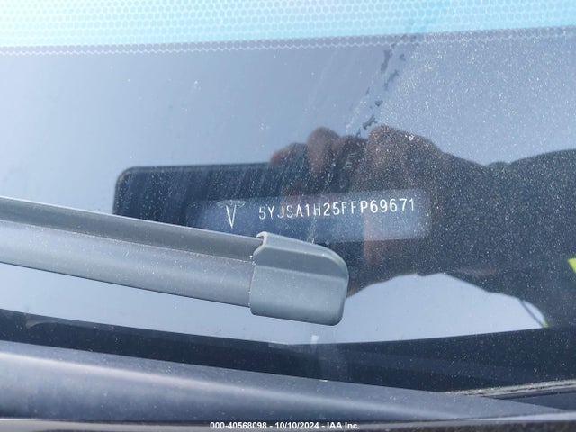 2015 TESLA MODEL S 5YJSA1H25FFP69671 Photo 8