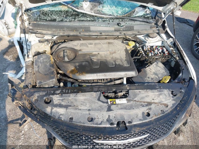 Chrysler 200 S 2015 1C3CCCDG5FN718088 Image 10