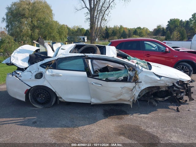 Chrysler 200 S 2015 1C3CCCDG5FN718088 Image 13