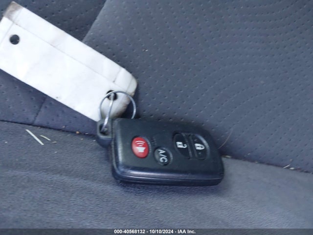 JTDKN3DU0F1888034 Toyota Prius Three