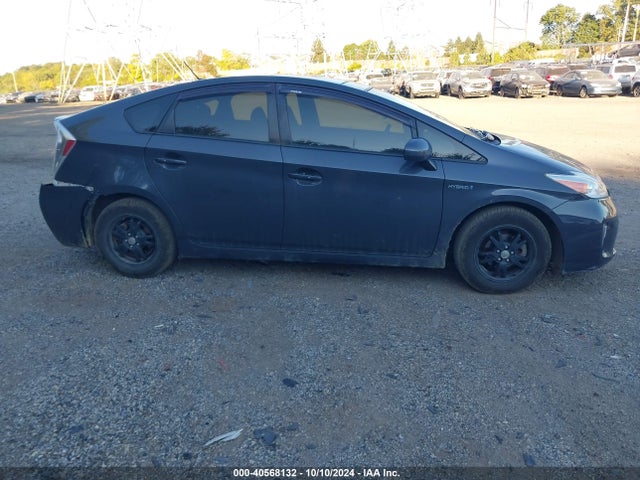 JTDKN3DU0F1888034 Toyota Prius Three