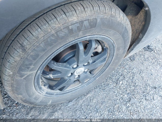 JTDKN3DU0F1888034 Toyota Prius Three