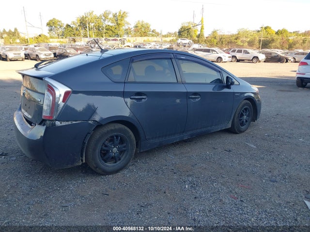 JTDKN3DU0F1888034 Toyota Prius Three