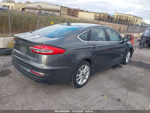 3FA6P0MU8KR131155 Ford Fusion Hybrid Sel