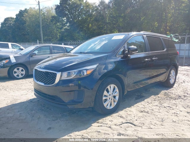 KIA SEDONA LX 2015 KNDMB5C14F6042576 Image 2